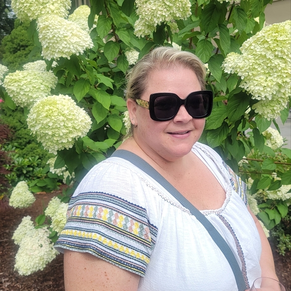 Meet your Posher, Dawne - Picture 1 of 1